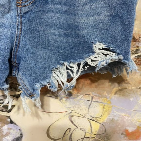 Wild Fable Distressed Denim Short Sz 8 - Picture 4 of 10